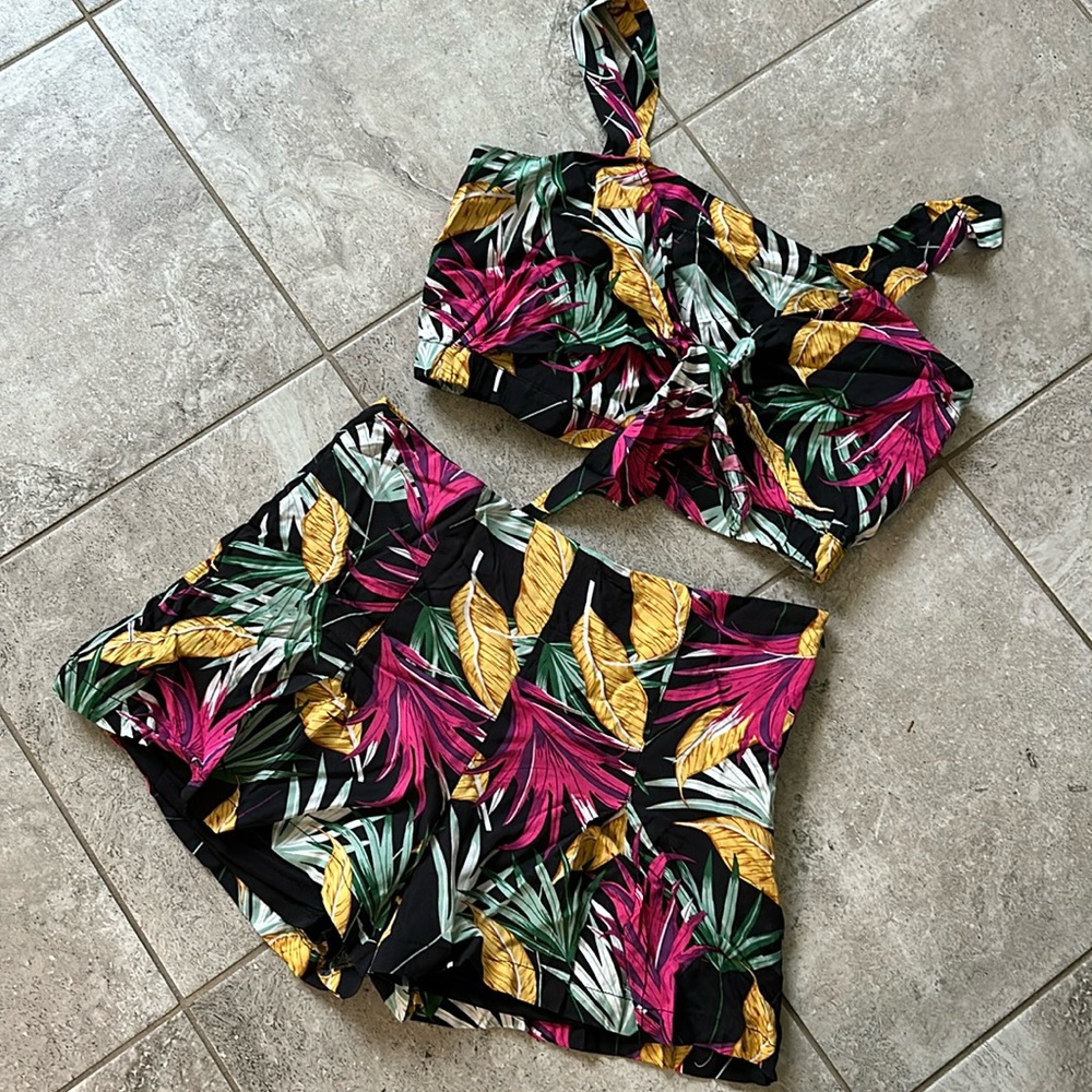 NWOT Pink Lily Tropical Set